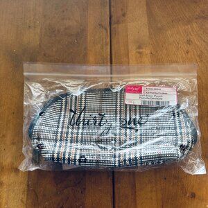 THIRTY ONE Half-Moon Pouch Plaid All About You‎ Weave Zipper Closure New!!